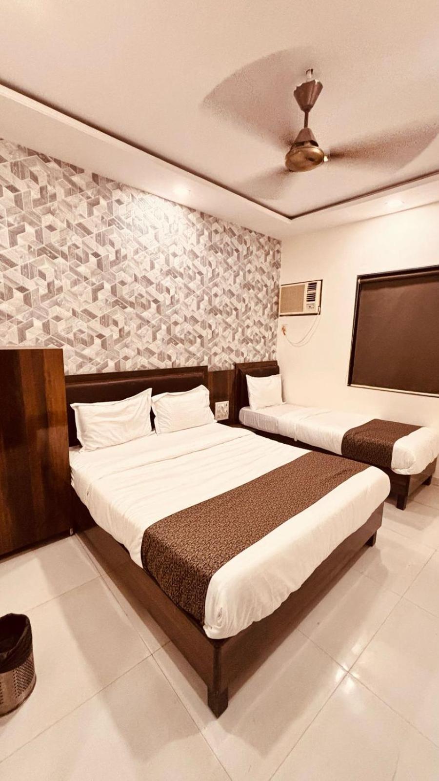 Hotel Garden Palace Mumbai Ngoại thất bức ảnh