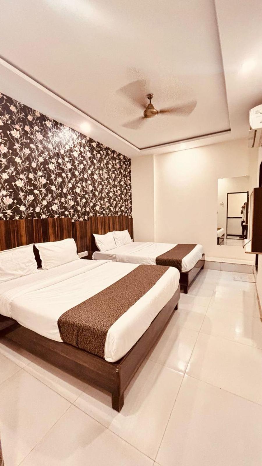 Hotel Garden Palace Mumbai Ngoại thất bức ảnh